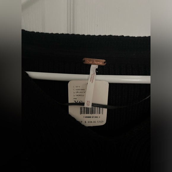 Free People Women’s Black Sweater, Size XS NWT - Picture 2 of 3
